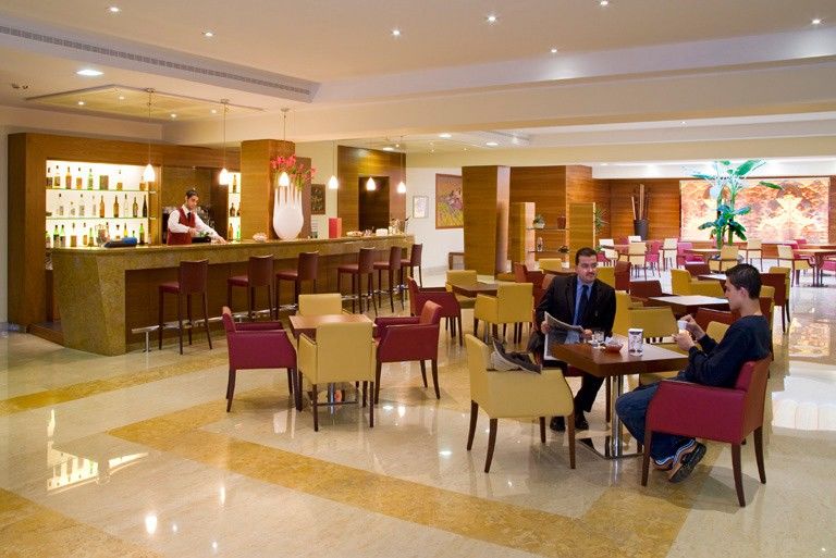 Four Points By Sheraton Sienne Restaurant photo